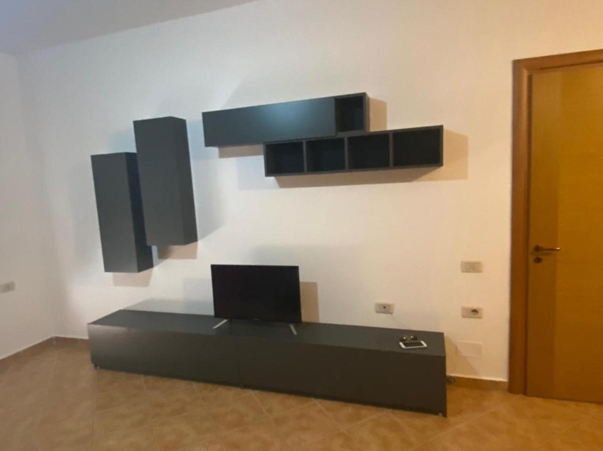 Ari'S Apartment Vlore Bagian luar foto